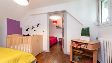 4 Schlafzimmer, BĂŒgeleisen/BĂŒgelbrett, BettwĂ€sche