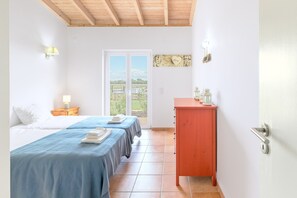 3 bedrooms, free WiFi, bed sheets - Apartment 'Flor Do Rosto I' with Lake View, Shared Pool and Wi-Fi Access (Odemira)