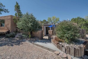 Exterior - Hummingbird - Clean and Comfortable (Santa Fe)