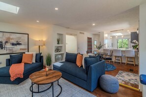 Smart TV, fireplace - Hummingbird - Clean and Comfortable (Santa Fe)