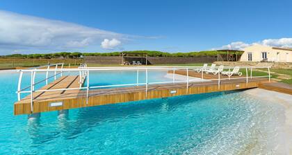 Apartment 'Flor Do Rosto II' with Sea View, Shared Pool and Wi-Fi