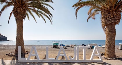 Appartement de vacances 'La Lajita Beach House' avec vue sur la mer, terrasse privée et Wi-Fi
