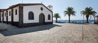 La Lajita Beach House Apartment: Sea View, Private Terrace & Wi-Fi