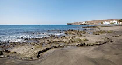 La Lajita Beach House Apartment: Sea View, Private Terrace & Wi-Fi