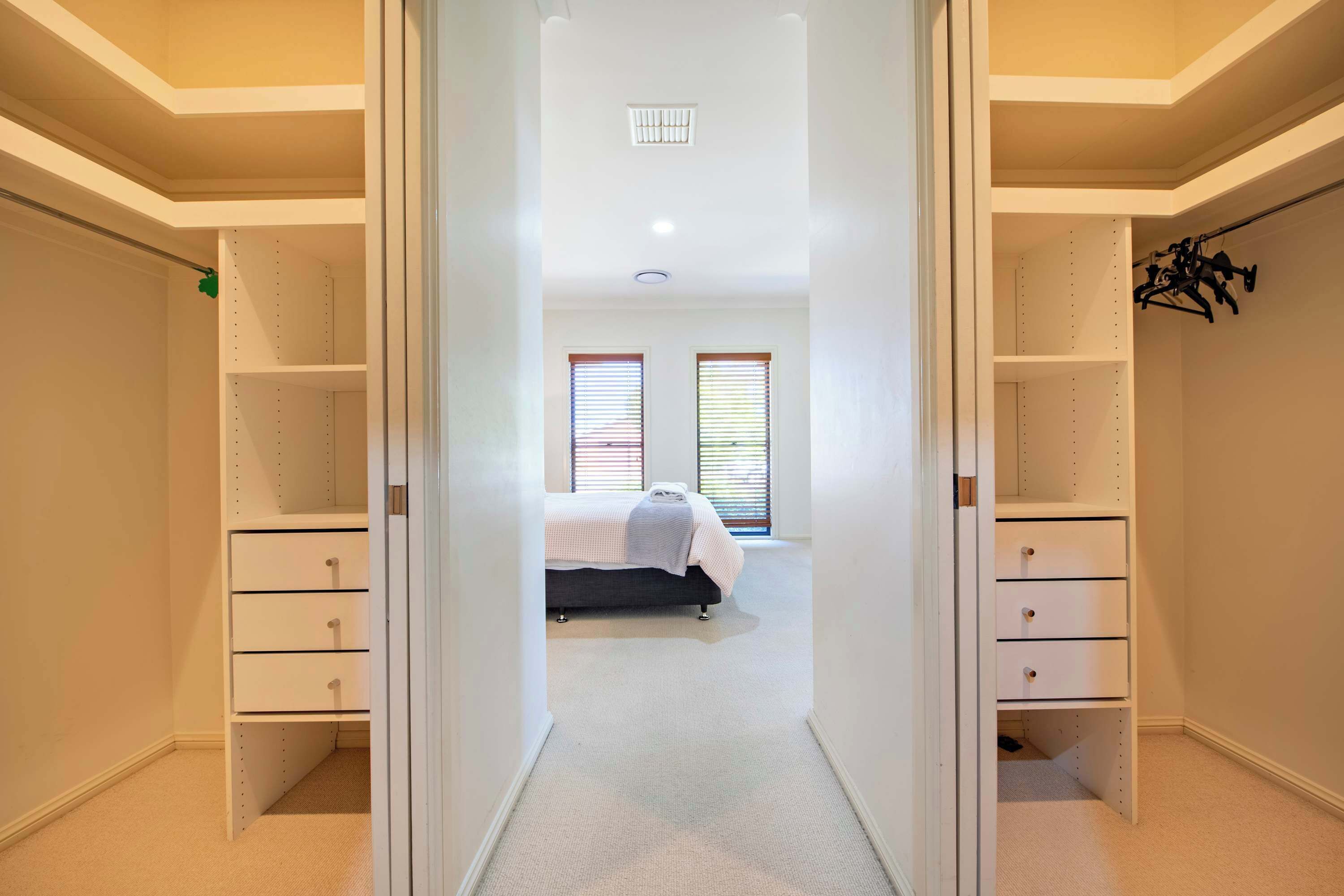 3 soveværelser, skrivebord, strygejern/strygebræt, weekendseng