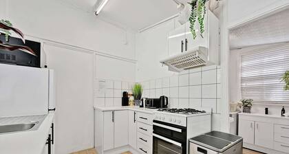 Dejorja Studio - CBD, Eclectic Retreat for 2