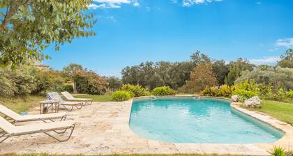 Casa Rural 'Vinyoles 1' avec Vue sur la Montagne, Piscine Partagée et Wi-Fi
