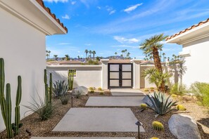 Unclassified image, 5 of 50, button