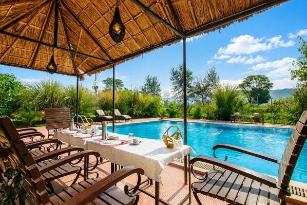 Outdoor pool - Maa Ashapura Resort (Sawai Madhopur)