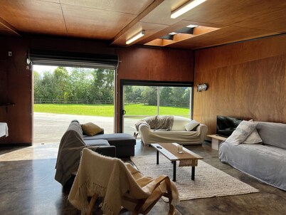 1bedroom/bathroom open shed space close to beach’s , great fishing area , 