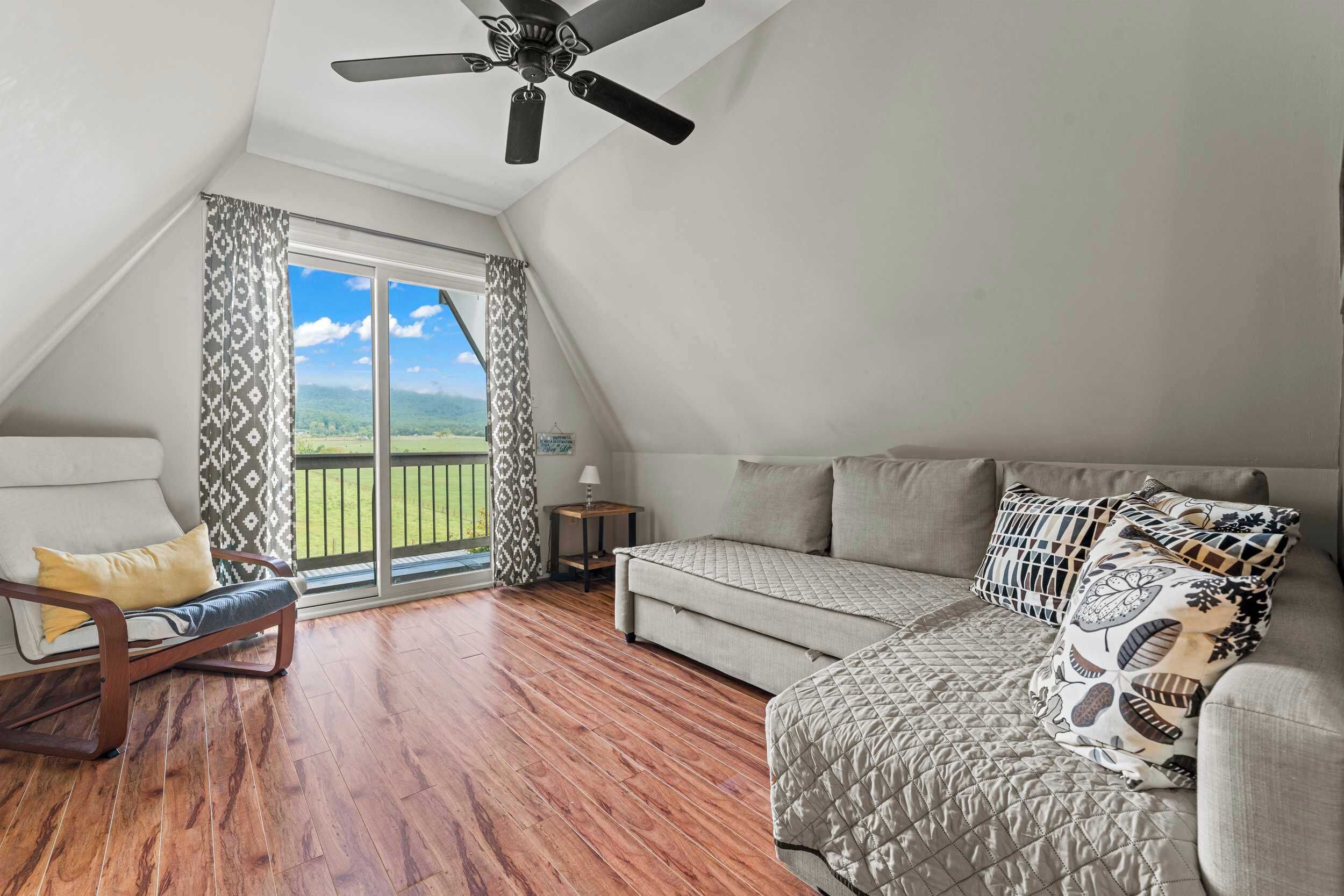 Televisión, chimenea