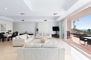 TV, offices - Sea Soul by Coast Hosting (Terrigal)