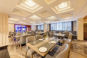 Vegetarian cuisine, garden views  - Udaan Khang-Chen View Resort & Spa (Gyalshing)
