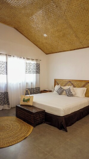 Studio Suite, Pool View