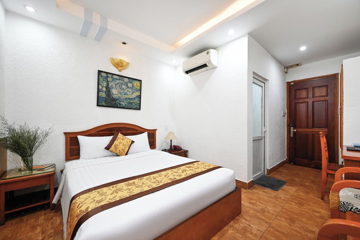 Superior Double Room | Minibar, desk, free WiFi, bed sheets
