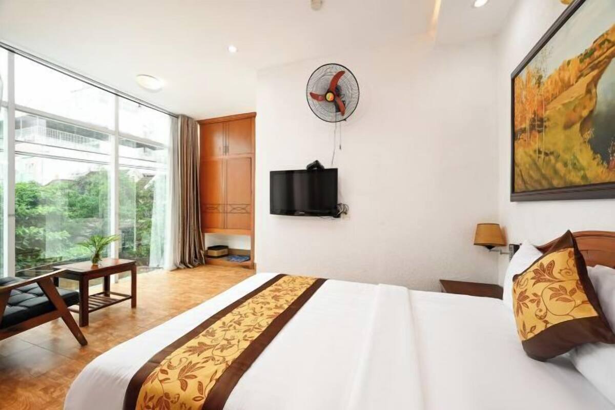 Minibar, bureau, Wi-Fi gratuit, draps fournis