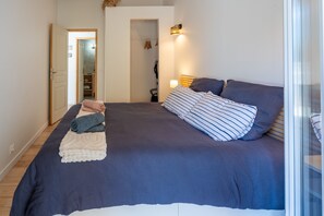 1 slaapkamer, een strijkplank/strijkijzer, gratis wifi, beddengoed