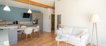 Casa de vacaciones 'Rose Antique' con piscina privada, Wi-Fi y aire acondicionado