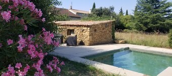 Casa de vacaciones 'Rose Antique' con piscina privada, Wi-Fi y aire acondicionado