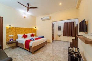 办公桌、熨斗/熨板、免费 WiFi