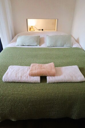1 bedroom, free WiFi, bed sheets - Charming Studio in the heart of Dinard (Dinard)