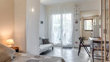 1 camera, Wi-Fi gratuito, lenzuola