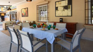 Outdoor dining