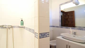 Douche, serviettes fournies
