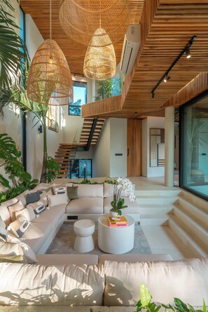 Flat-screen TV - Coco Bay (Canggu)