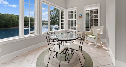 Whitetail Cove by AvantStay | Lakefront w/ Pool + Private Dock | Sleeps 20