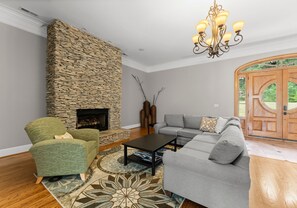 Smart-TV, fotballspill og bordtennis