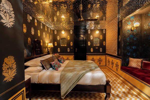 1 quarto, escrivaninha, espaço de trabalho para notebook