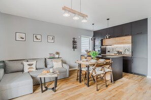 Deluxe Apartment, Courtyard View