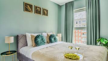 Deluxe Apartment, Courtyard View | 2 bedrooms, soundproofing, iron/ironing board, cots/infant beds