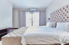 4 chambres, fer et planche à repasser, Wi-Fi, draps fournis