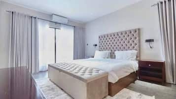 4 habitaciones, tabla de planchar con plancha, wifi y ropa de cama