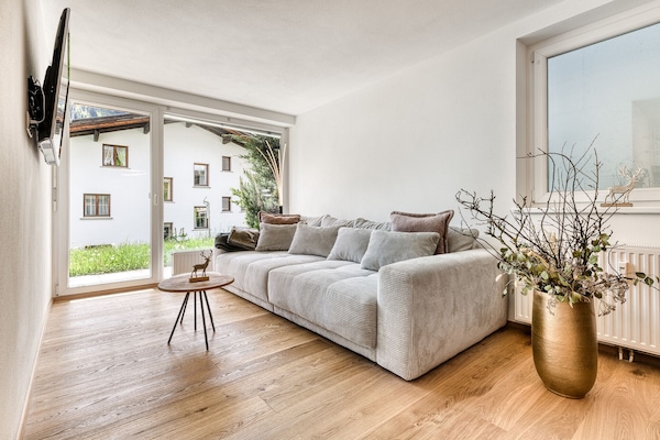 Living room in the Matteo apartment in Lech am Arlberg.