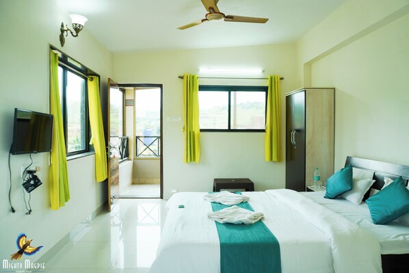 Chambre Deluxe | Bureau, espace de travail pour ordinateurs portables