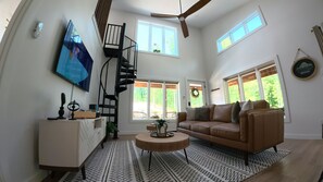 Smart TV, videogiochi, lettore DVD, libri