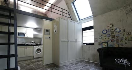 Stylish House / Can park for a long night