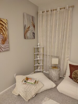 4 室のベッドルーム、アイロン / アイロン台、WiFi、ベッドシーツ