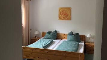 Standard Double or Twin Room | Peti besi dalam bilik, Wi-fi percuma