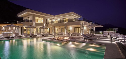 Hue Luxury Villa, with Pool, Gym, Sauna & SeaViews