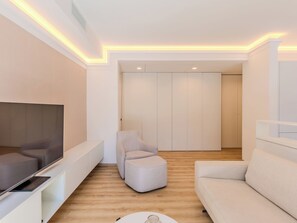 TV - Allegra by Interhome (Dervio)