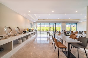 Daily buffet breakfast (CNY 38 per person) - ELONG DELUXE International Hotel (Guangzhou)