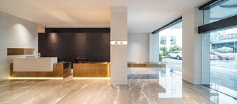 ELONG DELUXE International Hotel