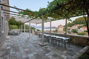 屋外ダイニングエリア