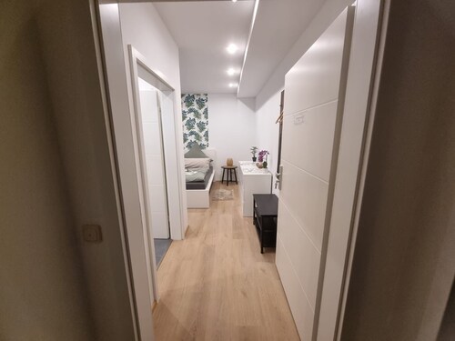 Wohnung Inn - ruhig, zentral, Küche, Parkplatz vorhanden, frisch renoviert