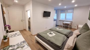 1 bedroom, desk, WiFi, bed sheets
