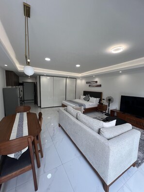 Deluxe Apartment | In-room dining